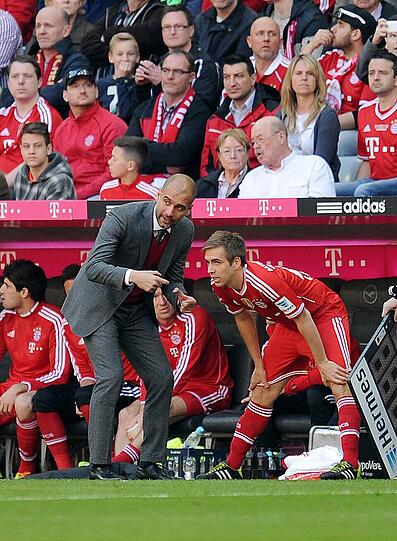 PHILIPP LAHM: NOTE 3.
Kam nach dem 0:1 für den verletzten Thiago. Solide wie immer. Etwas defensiver eingestellt als Thiago. Sein Fehlpass in der Schlussphase hätte auch das 3:4 bringen können.