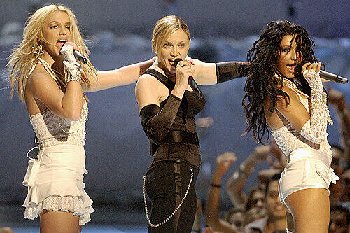 Seit Beginn ihrer Karriere gilt sie als Rivalin von Britney Spears.