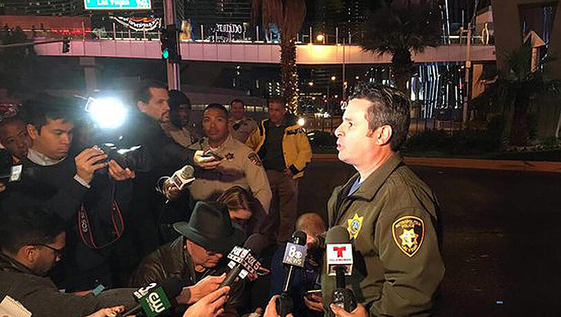 In Las Vegas raste eine Autofahrerin offenbar mit Absicht in zwei Fußgängergruppen. Mit im Auto: Ein dreijähriges Kind. In Las Vegas raste eine Autofahrerin offenbar mit Absicht in zwei Fußgängergruppen. Mit im Auto: Ein dreijähriges Kind.