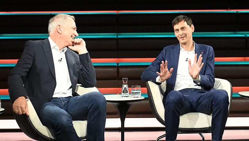 SPD-Politiker Martin Hikel (rechts) kritisierte die Enteignungsideen der Linken in Berlin scharf: "Ich halte das für großen Quatsch." SPD-Politiker Martin Hikel (rechts) kritisierte die Enteignungsideen der Linken in Berlin scharf: "Ich halte das für großen Quatsch."