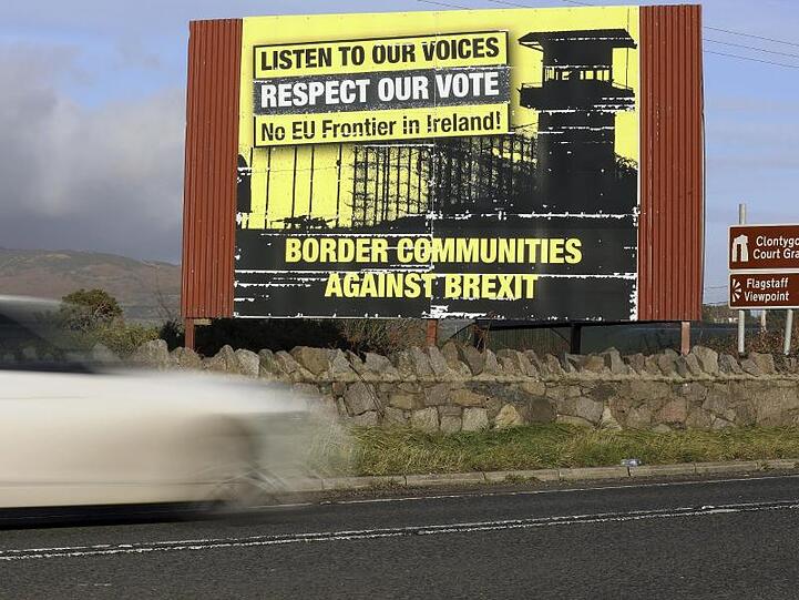 Protest gegen eine mögliche EU-Außengrenze im nordirischen Newry.