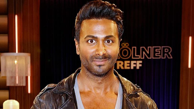 Biyon Kattilathu hat sich mit einem Krankenhaus-Bild bei seinen Fans gemeldet. Biyon Kattilathu hat sich mit einem Krankenhaus-Bild bei seinen Fans gemeldet.