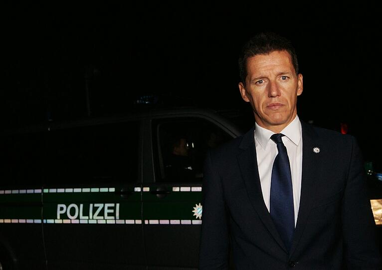 Die Polizei bestätigte, dass eine verkohlte Frauenleiche gefunden wurde.