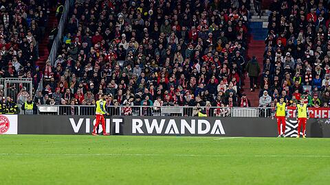 Die Tourismus-Marke "Visit Rwanda" wirbt seit 2023 mit großen Werbebannern in der Allianz Arena. (Archivbild)