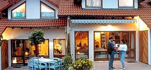Der Traum von den eigenen vier Wänden: Bevor er Wirklichkeit werden kann, müssen Bauherren eine intensive Bestandsaufnahme ihrer Finanzen durchführen und genau kalkulieren.