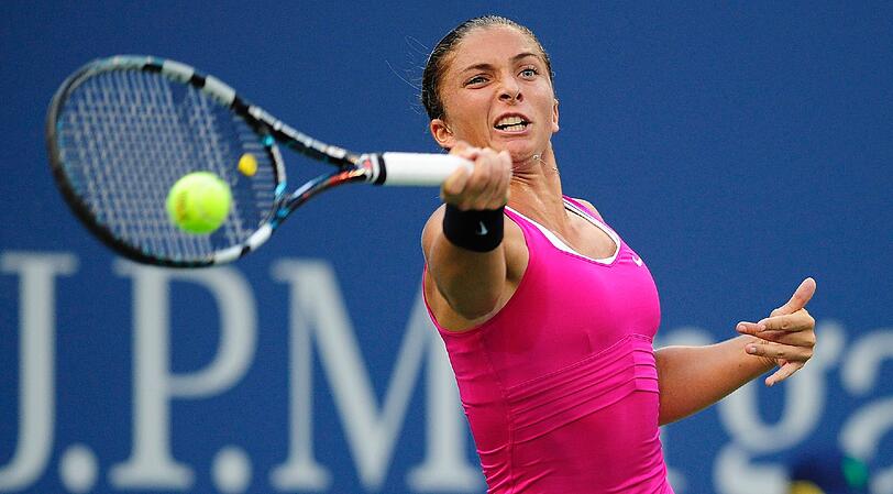 Serena Williams gewinnt gegen die Italienerin Sara Errani mit 6:1, 6:2 und zieht ins Finale der US Open in New York ein. Dort trifft sie auf Wiktoria Asarenka