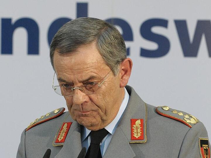 Zurückgetreten: Der Generalinspekteur der Bundeswehr, Wolfgang Schneiderhan, übernahm die Verantwortung für die Informationspanne. (Archivfoto)