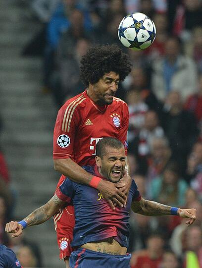 Dani Alves: "Die Bayern haben ihr Spiel durchgezogen. Es war sehr schwierig gegen sie zu spielen. Wir müssen herausfinden wo die Fehler lagen - und wir haben noch 90 Minuten im Camp Nou." (Quelle: fcbarcelona.com)