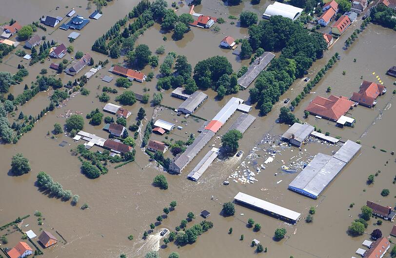 Deichbruch bei Fischbeck in Sachsen-Anhalt - Aktuelle Bilder vom Hochwasser