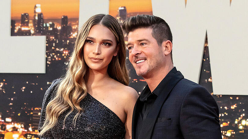 Robin Thicke mit seiner Verlobten April Love Geary