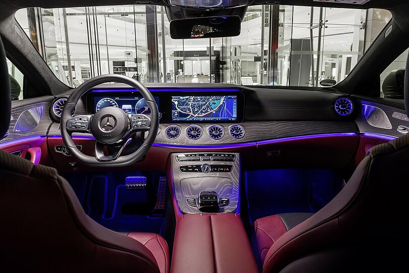 Gewohnt hochwertig: das Cockpit des Mercedes-Benz CLS 400 d 4MATIC.