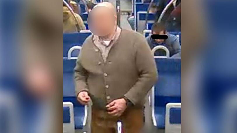 Mit diesem Foto suchte die Polizei nach dem Unbekannten. Nun hat sich der Mann den Behörden gestellt.