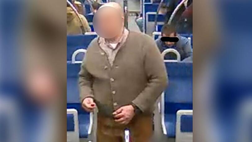 Mit diesem Foto suchte die Polizei nach dem Unbekannten. Nun hat sich der Mann den Behörden gestellt.