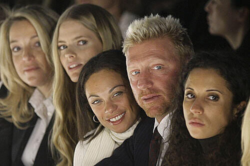Boris Becker in Reihe 1 &ndash; neben seiner Lilly.