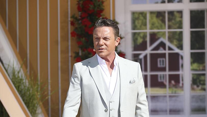 Stefan Mross zeigt Kante und sagt "Nein" zu Veränderung. Stefan Mross zeigt Kante und sagt "Nein" zu Veränderung.