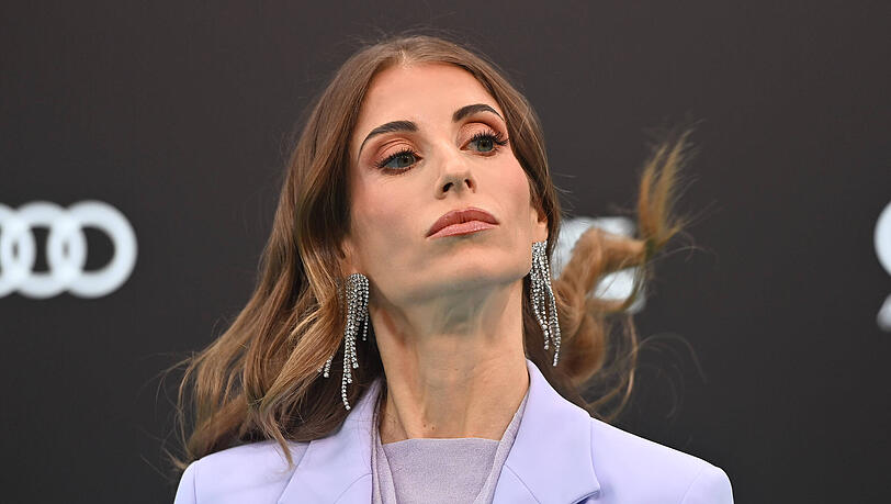Cathy Hummels richtet eindringliche Worte an ihre Fans und bittet um Entschuldigung. Cathy Hummels richtet eindringliche Worte an ihre Fans und bittet um Entschuldigung.