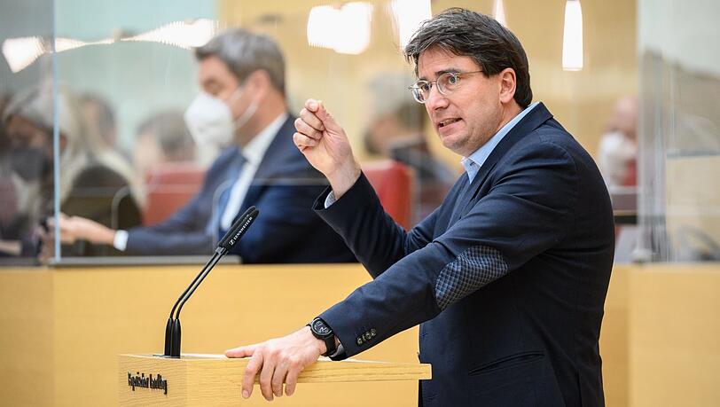 Florian von Brunn übt heftige Kritik an der Staatsregierung.