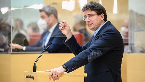 Florian von Brunn übt heftige Kritik an der Staatsregierung.