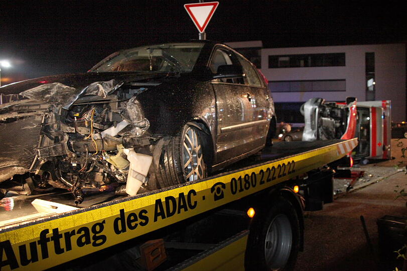 Crash mit Rettungswagen: Bilder aus Landshut!