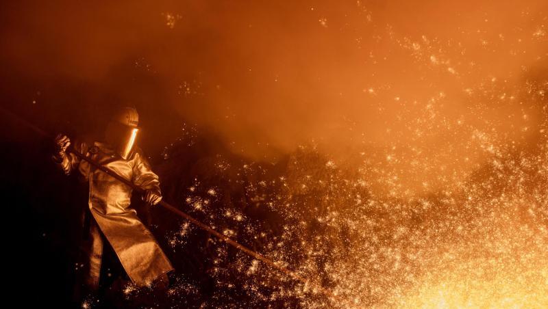 Hochofen bei Thyssenkrupp: Der Industriekonzern reicht Klage gegen das Verbot der Stahlfusion mit Tata Steel ein. Hochofen bei Thyssenkrupp: Der Industriekonzern reicht Klage gegen das Verbot der Stahlfusion mit Tata Steel ein.