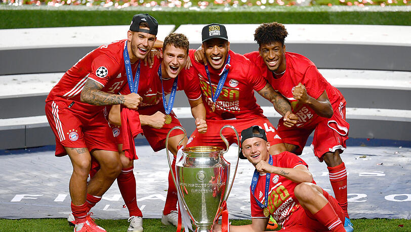 Jubelnde Bayern-Franzosen nach dem Champions-League-Titel: Lucas Hernández (v.l.), Benjamin Pavard, Corentin Tolisso, Kingsley Coman und Michael Cuisance (liegend).