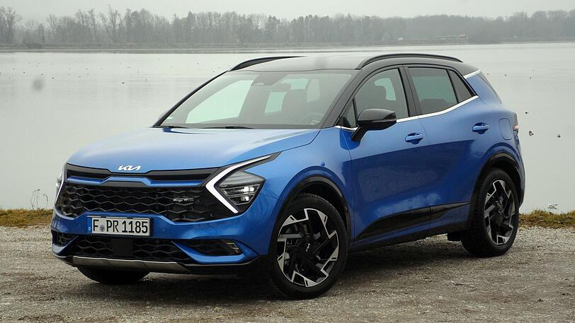 Der Sportage der fünften Generation ist gegenüber dem Vorgänger leicht gewachsen.