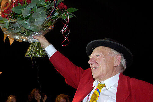 Clown-Legende Oleg Popov ist der umjubelte Stargast: In Nürnberg feiert er sein 60. Bühnenjubiläum.
