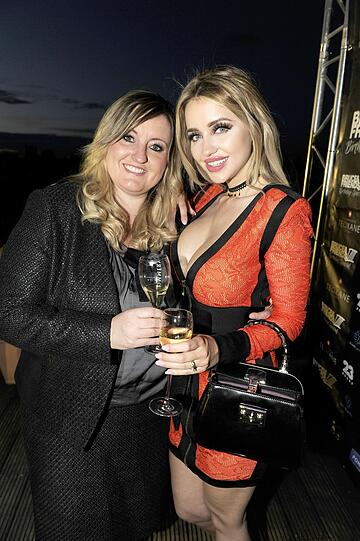 Cathy Lugner mit ihrer Schwester Beate.