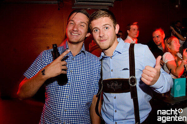 Zur Wiesn machen die Münchner im Neuraum nonstop Party.
