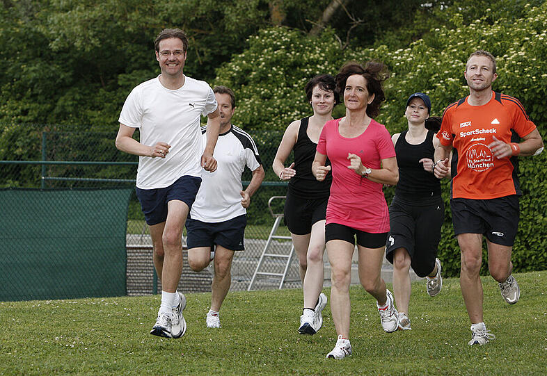 Laufen ist ein Volkssport. In München treffen sich regelmäßig kostenlose Laufgruppen.