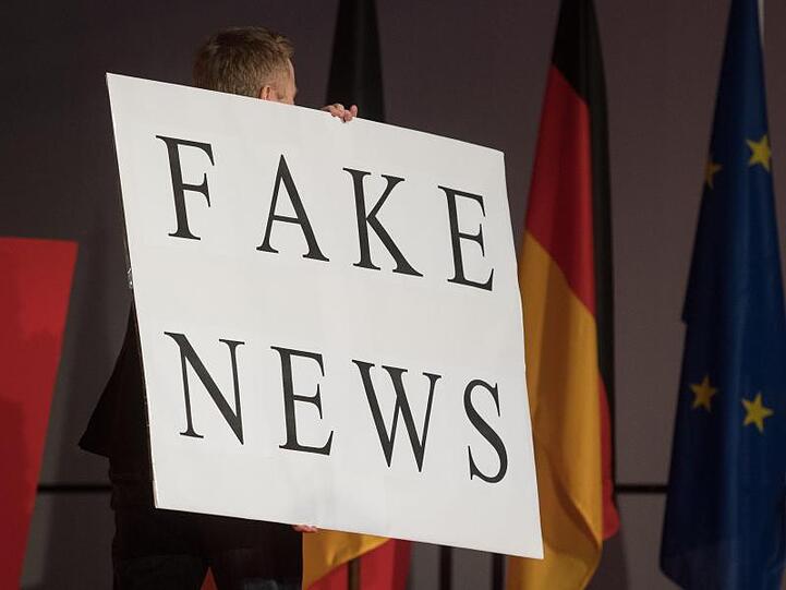 Vor allem in den sozialen Medien sind viele Falschinformationen in Sachen Coronavirus zu finden.