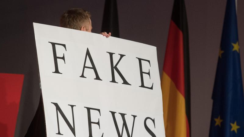 Vor allem in den sozialen Medien sind viele Falschinformationen in Sachen Coronavirus zu finden. Vor allem in den sozialen Medien sind viele Falschinformationen in Sachen Coronavirus zu finden.