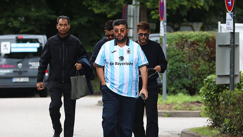 Kreuzte im Löwen-Trikot an der Grünwalder Straße auf: Investor Hasan Ismaik.
