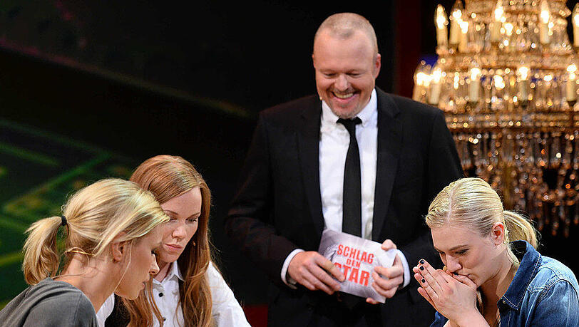 Dschungel-Queen Larissa Marolt überlässt ihrer Konkurrentin Annica Hansen beim Spiel "Augen zählen" kampflos das Feld Dschungel-Queen Larissa Marolt überlässt ihrer Konkurrentin Annica Hansen beim Spiel "Augen zählen" kampflos das Feld