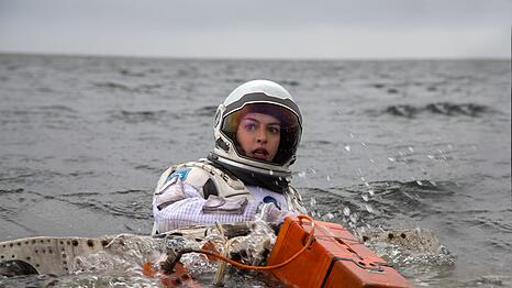 Dr. Amelia Brand (Anne Hathaway) will die Menschheit retten.