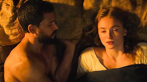 Kit Harington und Sophie Turner kamen sich in ihren Rollen f&uuml;r "The Dreadful" sehr nahe, was f&uuml;r beide eine besondere Herausforderung darstellte.
