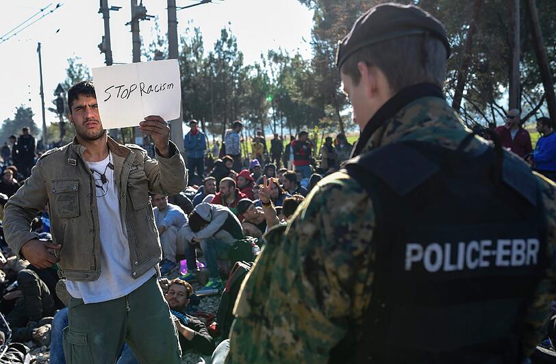 Ein Zug mit Flüchtlingen an der kroatisch-serbischen Grenze.