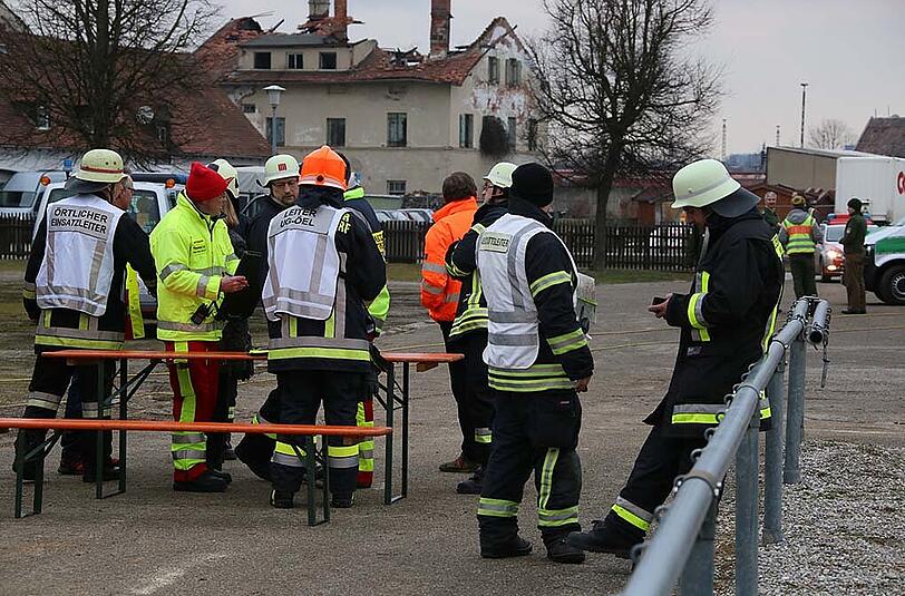 Bilder vom Bomben-Fundort in Mühldorf. Während Bauarbeiten wurde eine rund 80 Kilogramm schwere Fliegerbombe entdeckt.