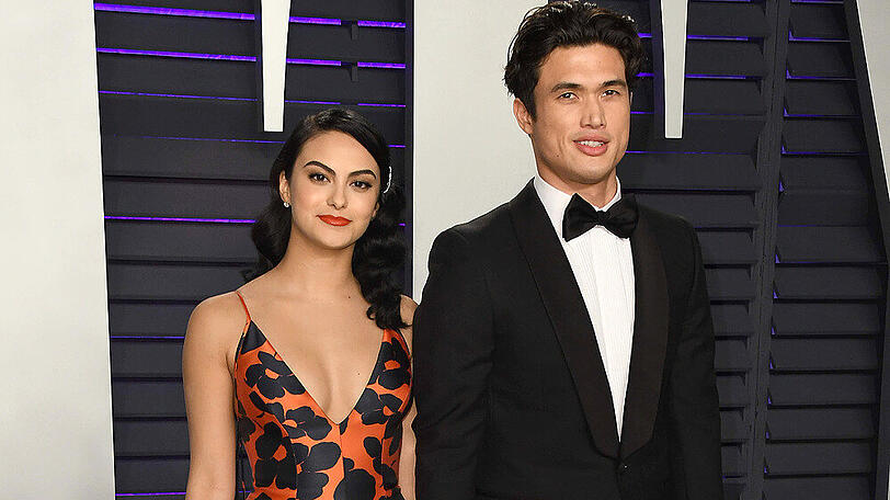 Camila Mendes und Charles Melton sind verliebt wie am ersten Tag