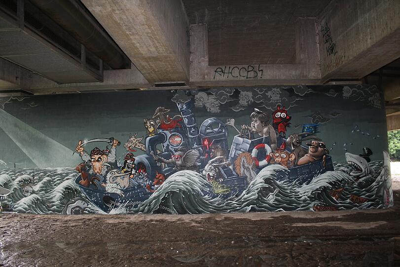 Graffitis an der Brudermühlbrücke.