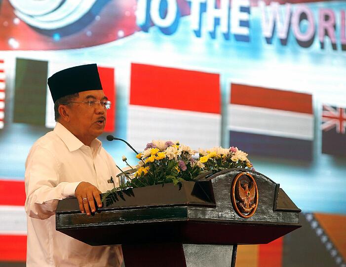 Zehn Jahre später gedenken Angehörige der Tsunami-Opfer in Indonesien