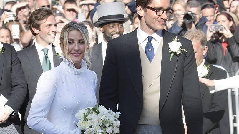 Sängerin Ellie Goulding hat ihrem Freund Caspar Jopling das Jawort gegeben