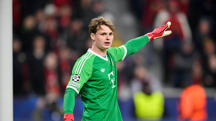 Zeigte gegen Leverkusen eine starke Leistung: Bayern-Keeper Jonas Urbig.