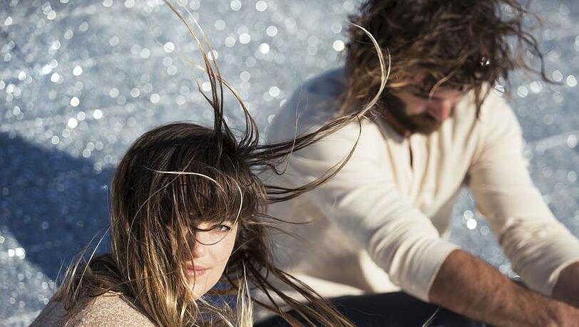 Bandkollegen und Geschwister: Julia Stone mit ihrem Bruder Angus Bandkollegen und Geschwister: Julia Stone mit ihrem Bruder Angus