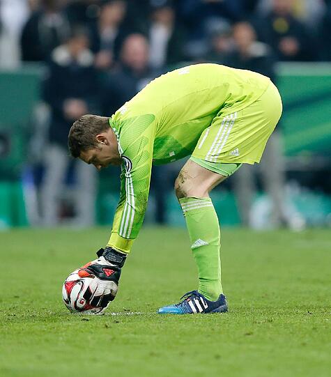 ...Neuer an der Latte. Für Dortmund treffen Gündogan und Kehl. Das reicht. für den BVB, der allerdings das Finale gegn Wolfsburg mit 3:1 verlor.