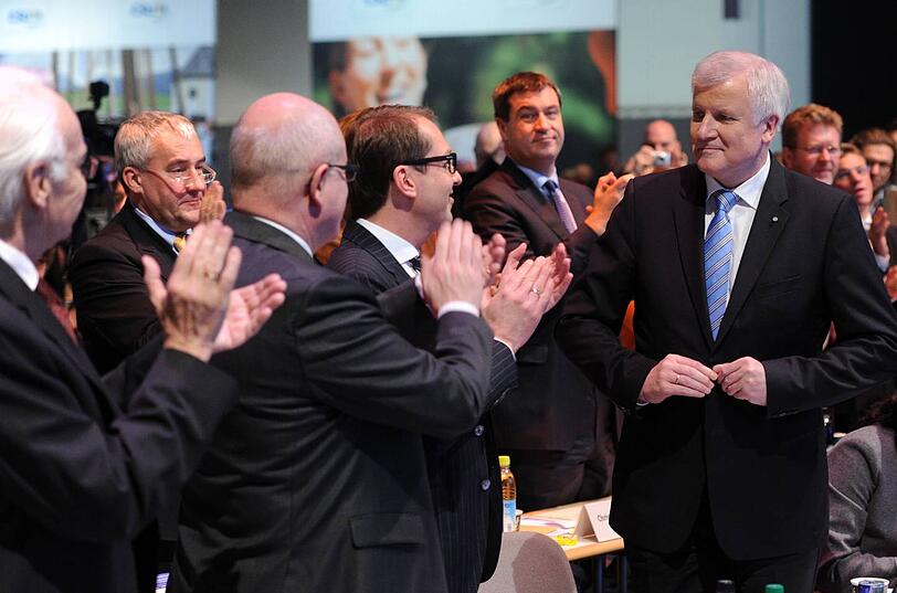 Von seiner CSU gestärkt und bejubelt: Horst Seehofer.