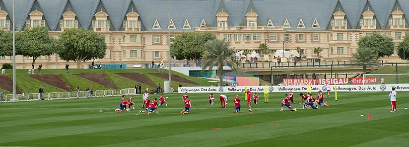 Bilder vom FC Bayern aus dem Trainingslager in Doha.