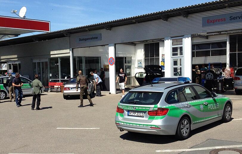 Die Tankstelle an der die Mitarbeiter den Amokläufer durch schnelles Handeln überwältigen konnten.