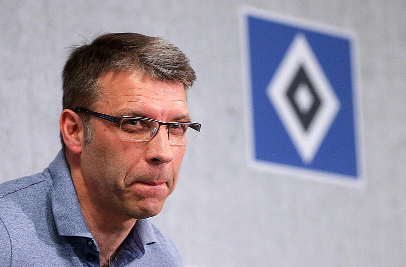 HSV-Manager Peter Knäbel muss den Verlust brisanter Papiere erklären.