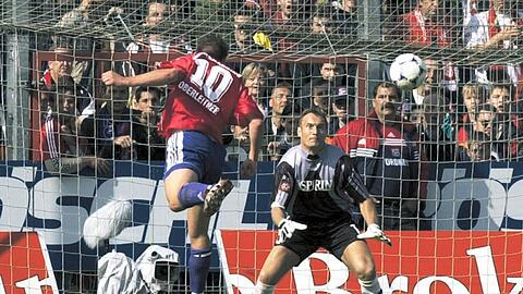 Ein Kopfball für die Ewigkeit: Vor 20 Jahren machte Markus Oberleitner den FC Bayern zum Meister.